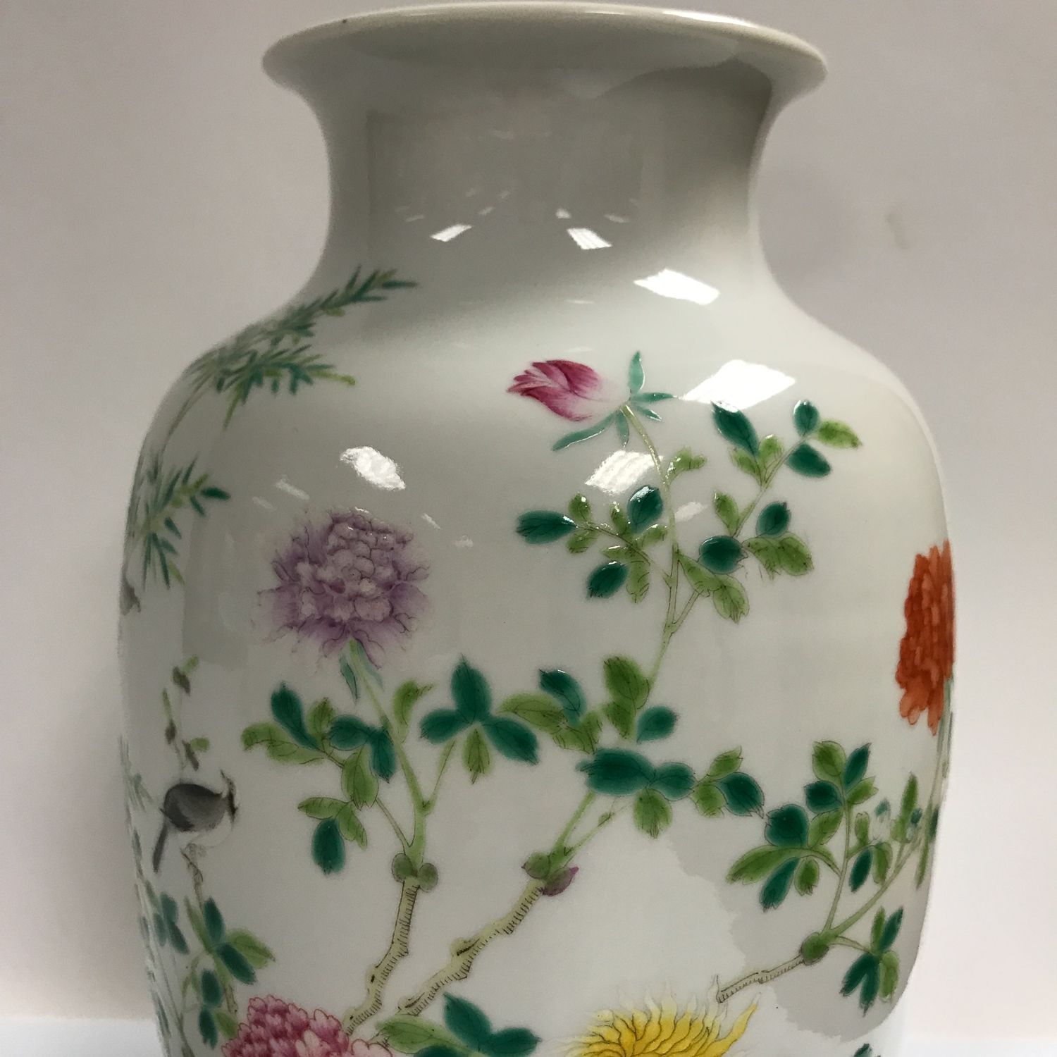 Sold At Auction Famille Rose Vase Auction Number 3740B Lot Number 137   1282920 View 02 02 